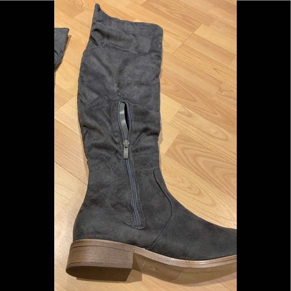 Journee Collection Thigh High boots size 7.5 - Picture 4 of 5